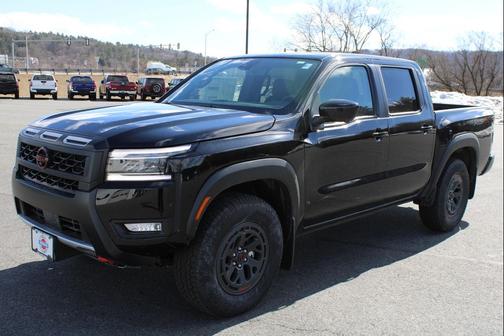 Super Black 2025 Nissan Frontier PRO-4X