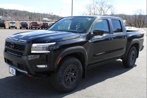 Super Black 2025 Nissan Frontier PRO-4X