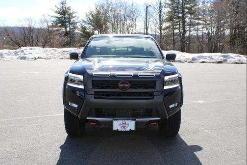Super Black 2025 Nissan Frontier PRO-4X