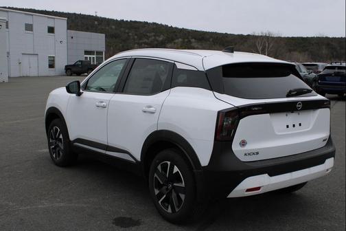 Fresh Powder 2026 Nissan Kicks SV