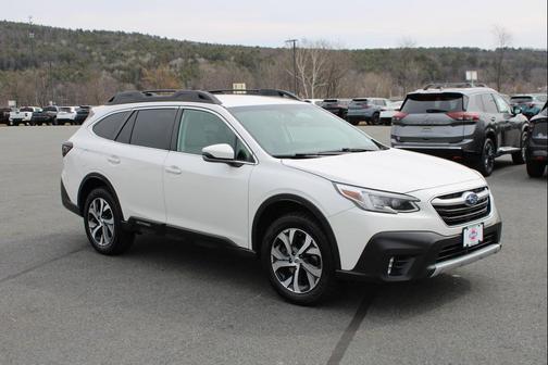 Crystal White Pearl 2022 Subaru Outback Limited