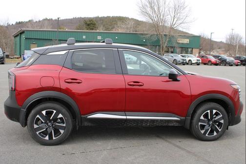 Scarlet Ember Tintcoat/Super Black 2026 Nissan Kicks SV