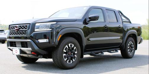 Super Black 2023 Nissan Frontier PRO-4X