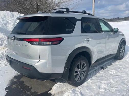 2025 Nissan Pathfinder SV 4WD