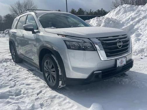 2025 Nissan Pathfinder SV 4WD