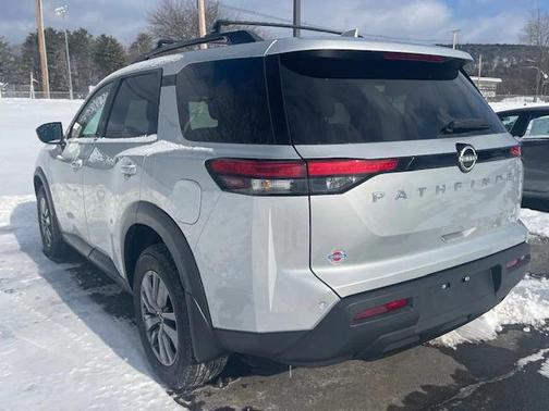 2025 Nissan Pathfinder SV 4WD