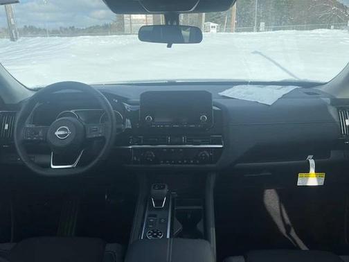 2025 Nissan Pathfinder SV 4WD