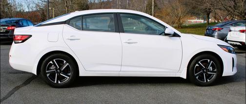 Aspen White Tricoat 2025 Nissan Versa 1.6 S