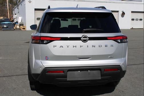 2025 Nissan Pathfinder SV 4WD