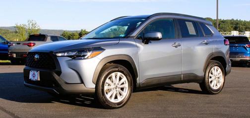 2024 Toyota Corolla Cross LE