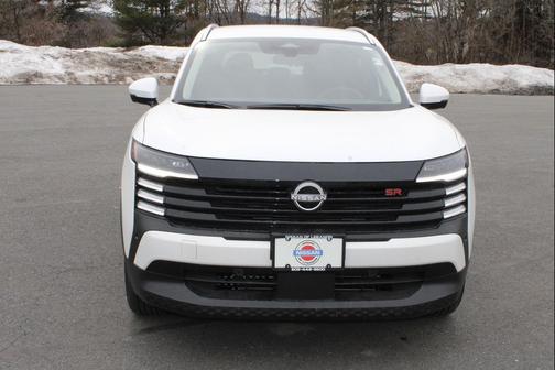 Aspen White Tricoat 2025 Nissan Kicks SR