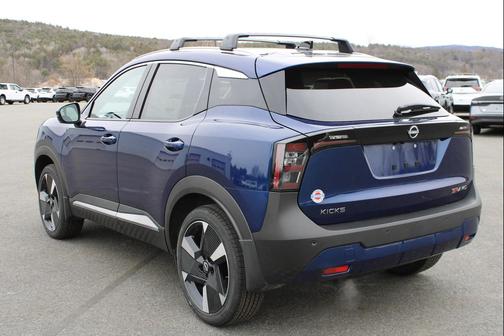Deep Blue Pearl 2026 Nissan Kicks SR