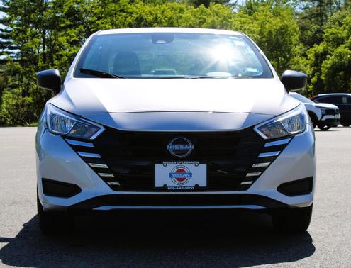 Brilliant Silver Metallic 2024 Nissan Versa 1.6 S