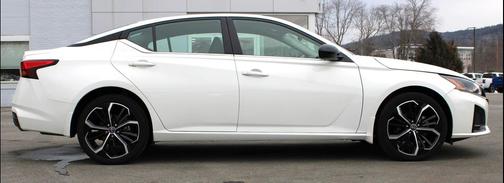 2023 Nissan Altima SR Intelligent AWD