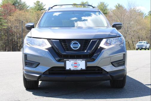 Gun Metallic 2018 Nissan Rogue SV
