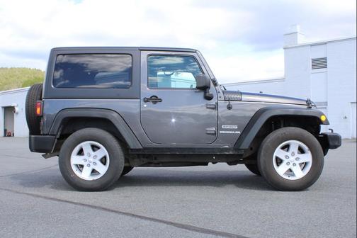 Granite Crystal Metallic Clearcoat 2017 Jeep Wrangler Sport