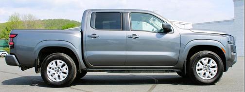 Gun Metallic 2023 Nissan Frontier SV