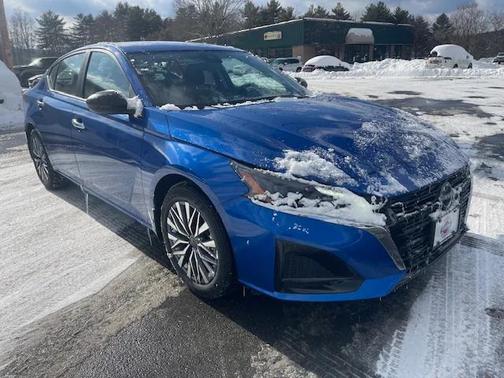 2025 Nissan Altima SV FWD