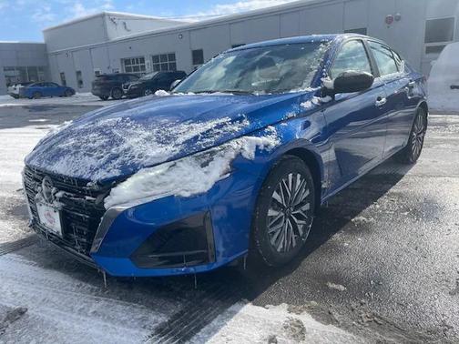 2025 Nissan Altima SV FWD