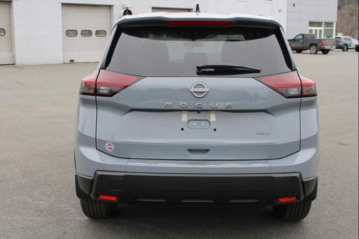 Boulder Gray Pearl 2026 Nissan Rogue SV