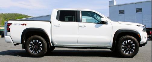 Glacier White 2024 Nissan Frontier PRO-4X