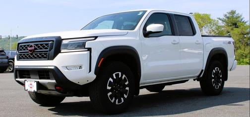 Glacier White 2024 Nissan Frontier PRO-4X