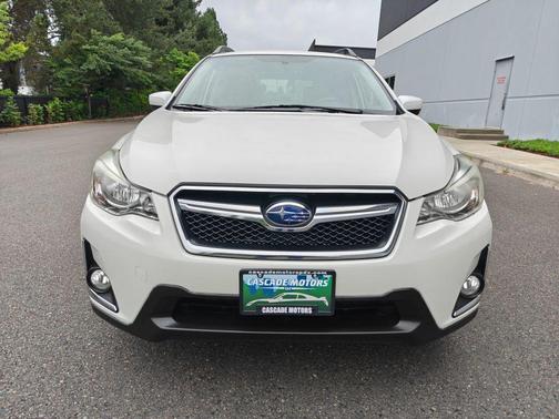 Crystal White Pearl 2016 Subaru Crosstrek 2.0i Premium