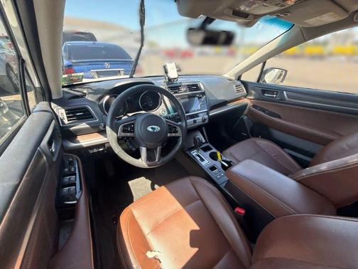 White 2017 Subaru Outback 3.6R Touring