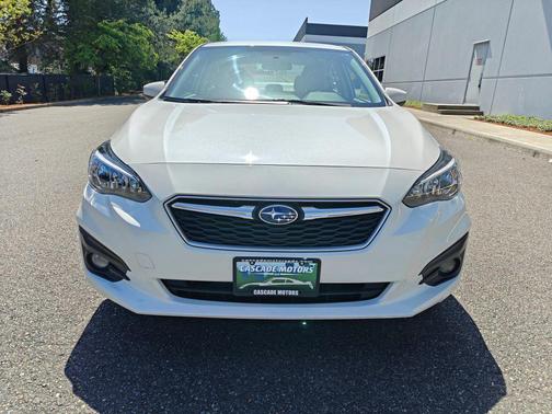 Crystal White Pearl 2017 Subaru Impreza 2.0i Premium