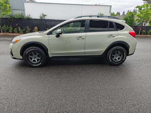 Tan 2017 Subaru Crosstrek 2.0i Premium