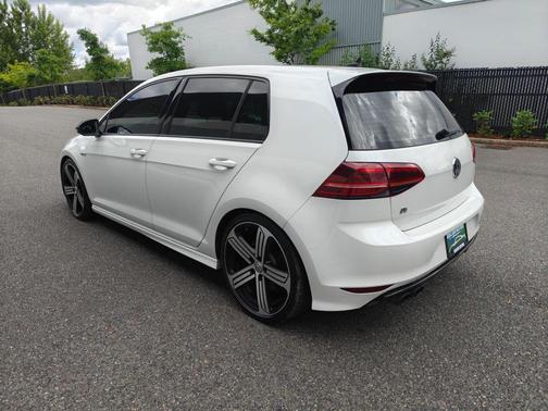 Oryx White Pearl 2016 Volkswagen Golf R 4-Door w/DCC & Navigation