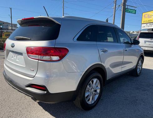 2016 Kia Sorento LX