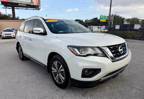2019 Nissan Pathfinder SV