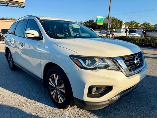 2019 Nissan Pathfinder SV