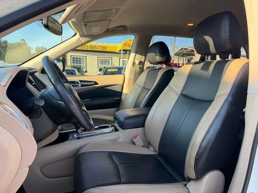 2019 Nissan Pathfinder SV