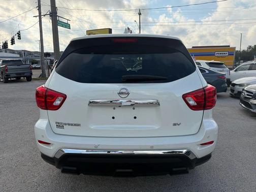 2019 Nissan Pathfinder SV