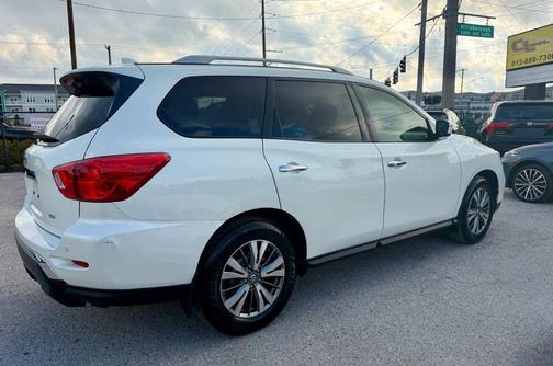 2019 Nissan Pathfinder SV