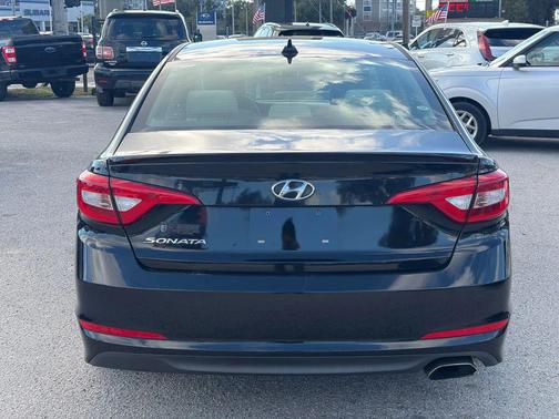 2017 Hyundai SONATA SE