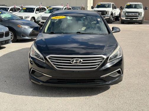 2017 Hyundai SONATA SE