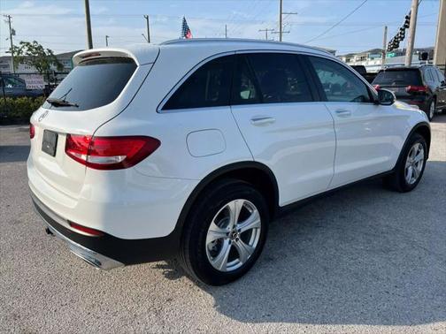 2017 Mercedes-Benz GLC 300 Base