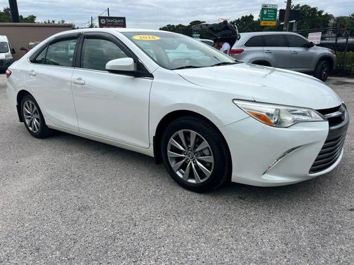 2016 Toyota Camry XLE