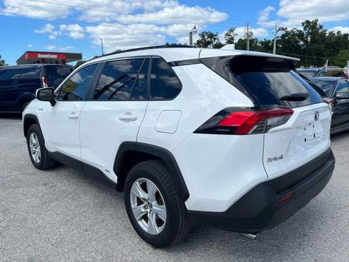 2019 Toyota RAV4 Hybrid XLE