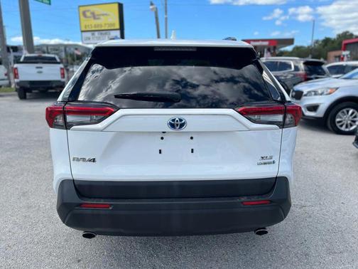 2019 Toyota RAV4 Hybrid XLE
