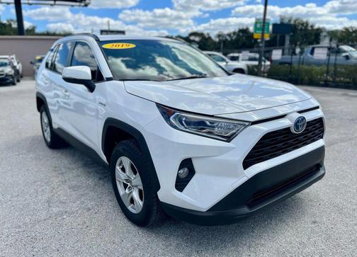 2019 Toyota RAV4 Hybrid XLE