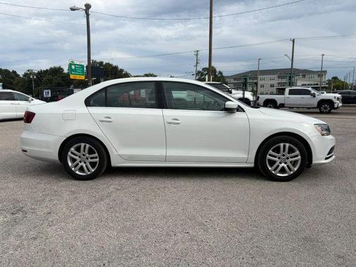 Pure White 2017 Volkswagen Jetta 1.4T S