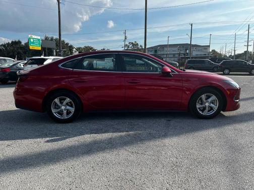 Red 2020 Hyundai SONATA SE