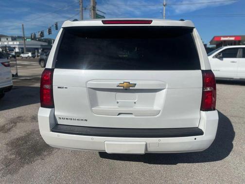 2017 Chevrolet Suburban LT