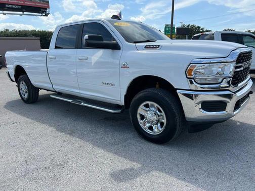 2022 RAM 2500 Big Horn Crew Cab 4x4 8' Box