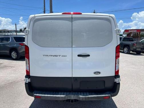 2017 Ford Transit-250 Base