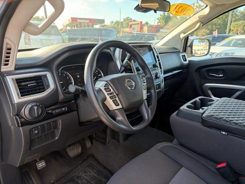 2021 Nissan Titan SV